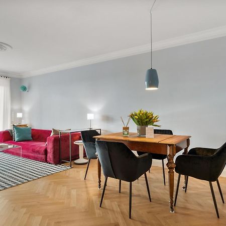 Cls Zentrale City-Wohnung In Hamburg Mit E-Laden Und Tiefgarage, Grosser Balkon, Blick Ueber Hamburg, Parkplatz, Cafe Im Haus, Bushaltestelle Direkt Gegenueber, Flex Check In Luaran gambar
