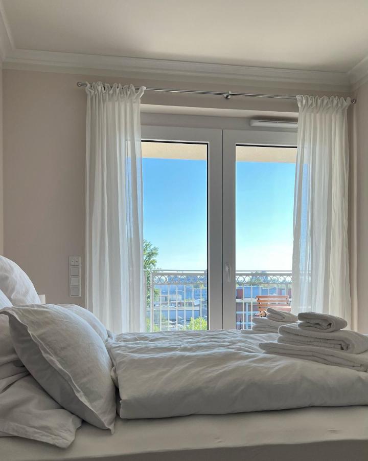 Cls Zentrale City-Wohnung In Hamburg Mit E-Laden Und Tiefgarage, Grosser Balkon, Blick Ueber Hamburg, Parkplatz, Cafe Im Haus, Bushaltestelle Direkt Gegenueber, Flex Check In Luaran gambar