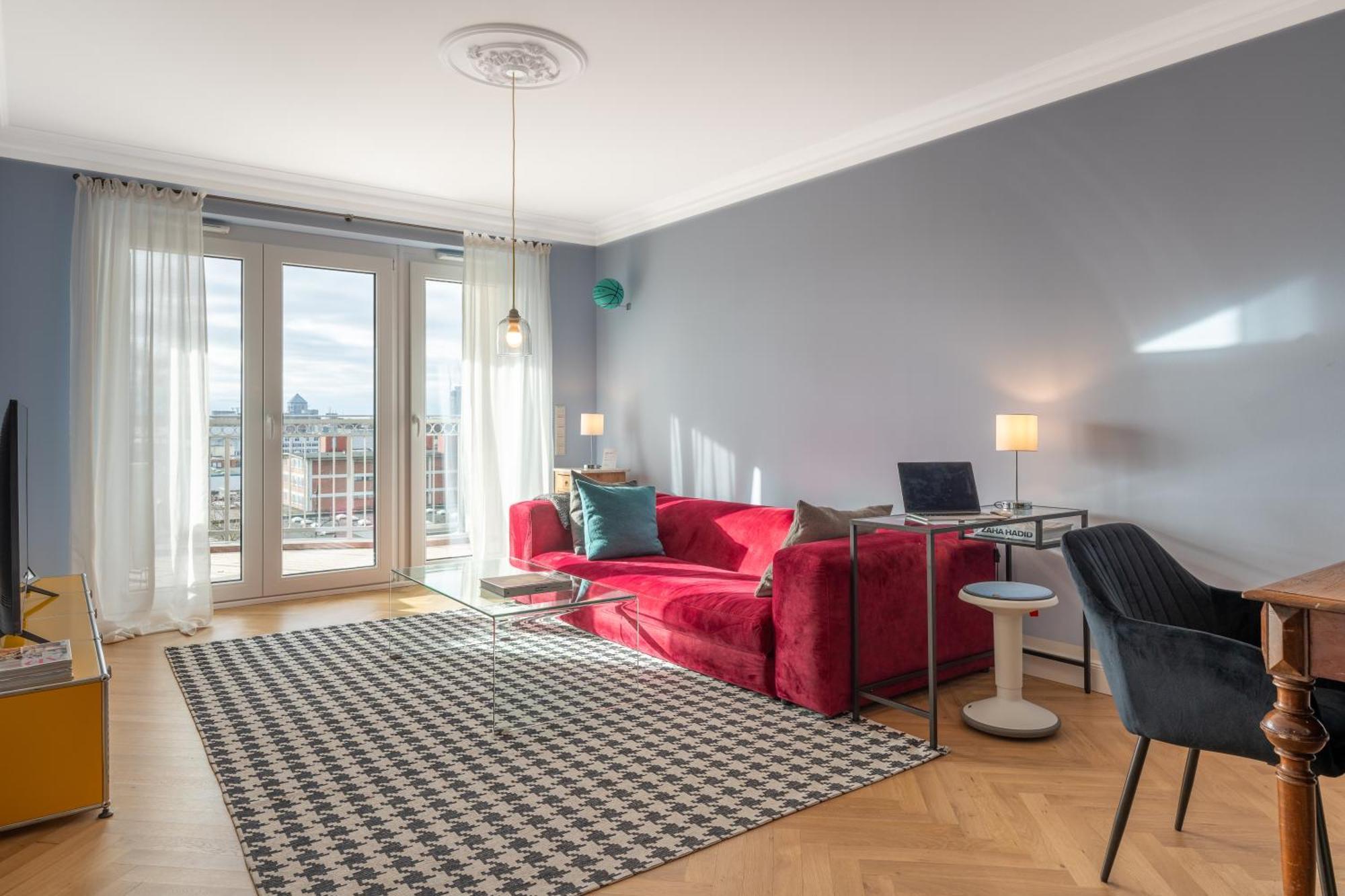 Cls Zentrale City-Wohnung In Hamburg Mit E-Laden Und Tiefgarage, Grosser Balkon, Blick Ueber Hamburg, Parkplatz, Cafe Im Haus, Bushaltestelle Direkt Gegenueber, Flex Check In Luaran gambar